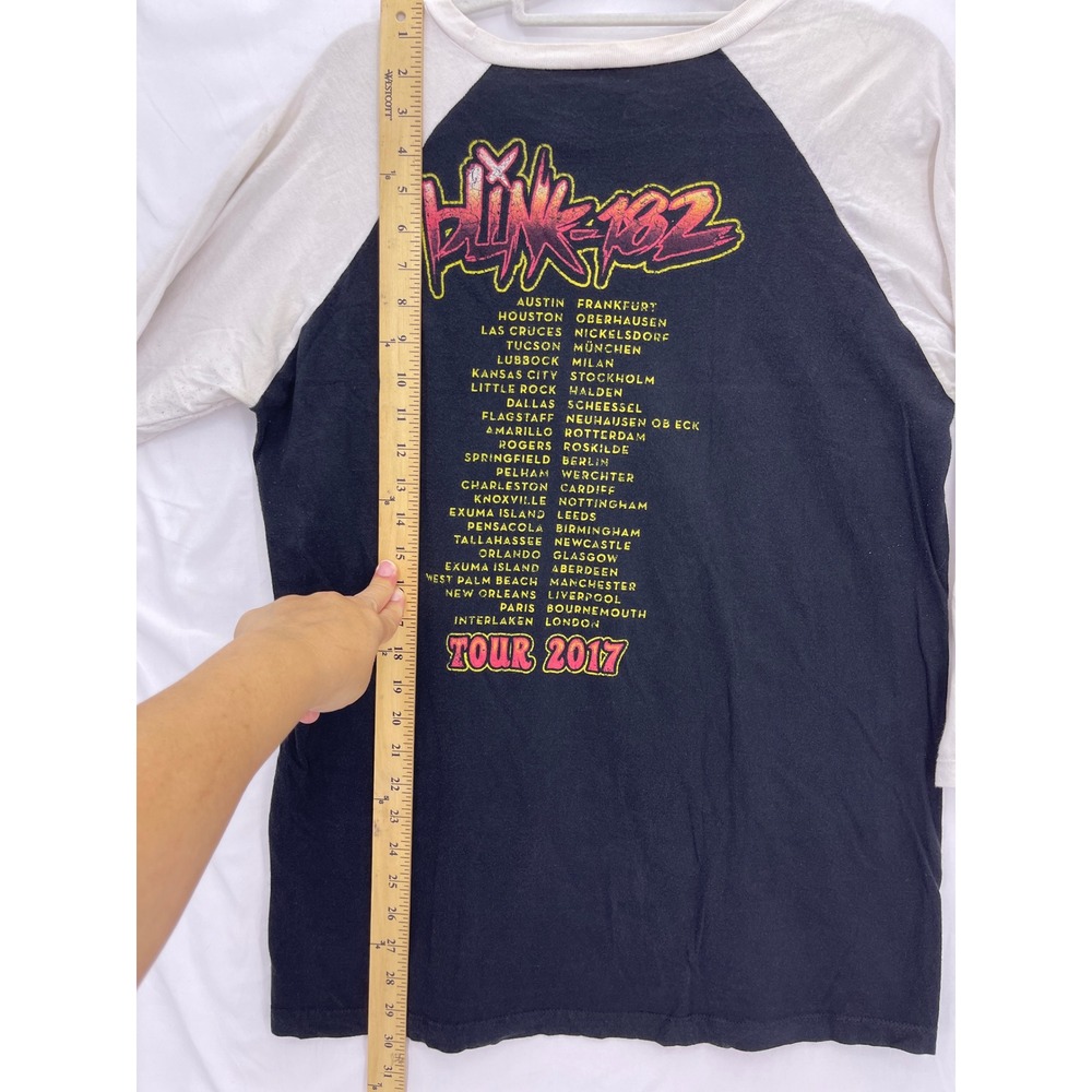 Blink-182 Black Raglan Baseball Tee Large 2017 World Tour Graphic 3/4 Sleeve - Picture 5 of 9
